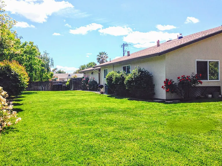 5490 Scenic Ave — Photo 15