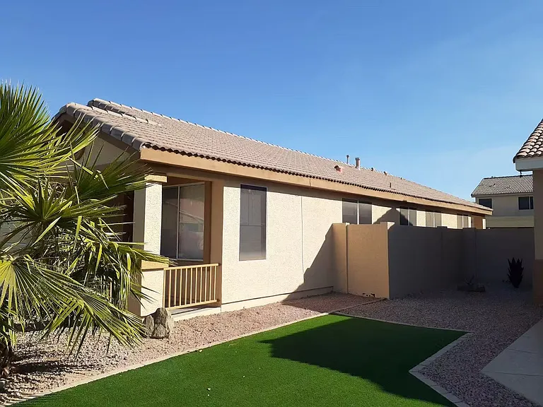 1339 W Enfield Way — Photo 2