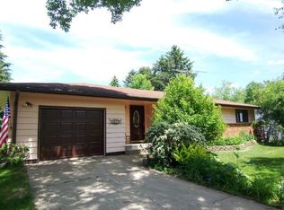 5847 Sandy Dr, Saint Cloud, MN 56303