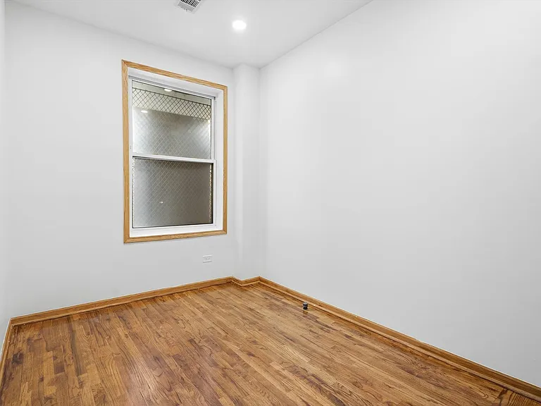 2723 N Clark St #2 — Photo 12