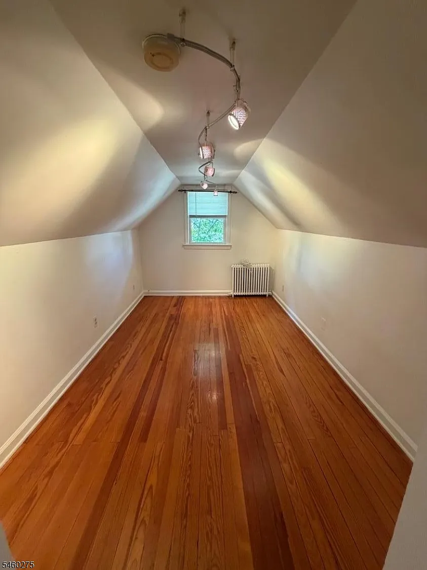 2 bed, 1.0 bath, $1,800 — Photo 3