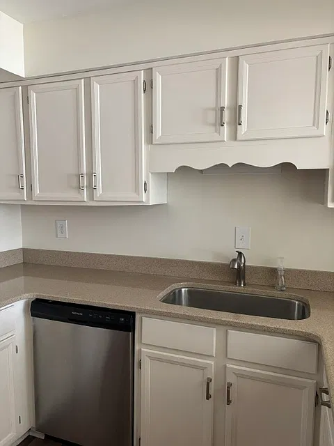 3 bed, 1.5 bath, 1458 sqft, $2,000 — Photo 4