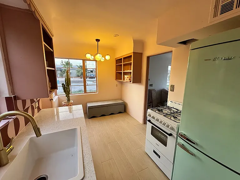 1321 W Clarendon Ave #1 — Photo 3