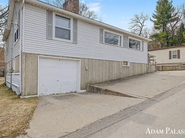 8457 Brower Lake Dr NE, Rockford, MI 49341