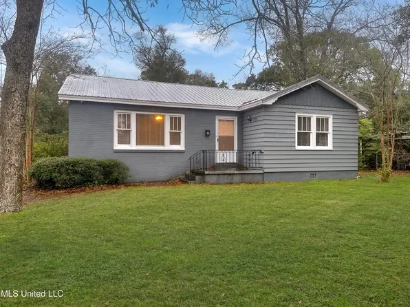 1723 Wisteria St, Gulfport, MS 39501