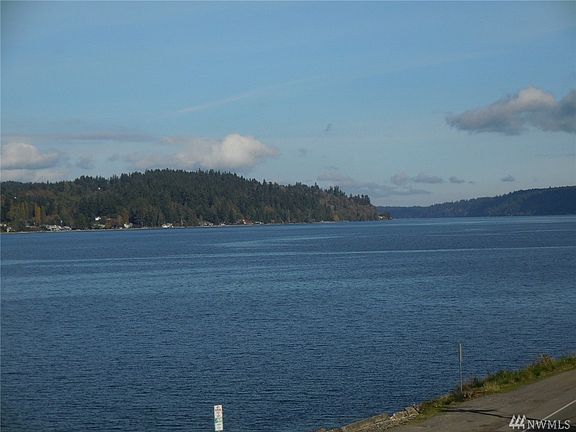 5th image of 1975 Beach Dr E