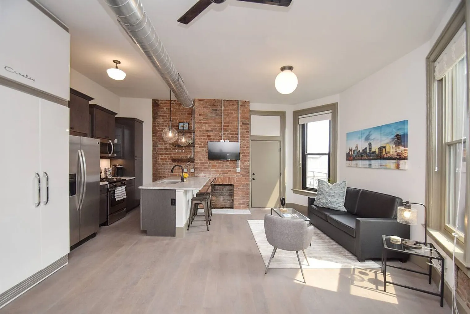 1 bed, 1.0 bath, $4,253 — Photo 3