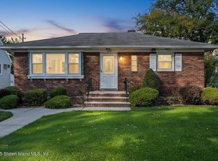 522 Stewart Ave, Staten Island, NY 10314
