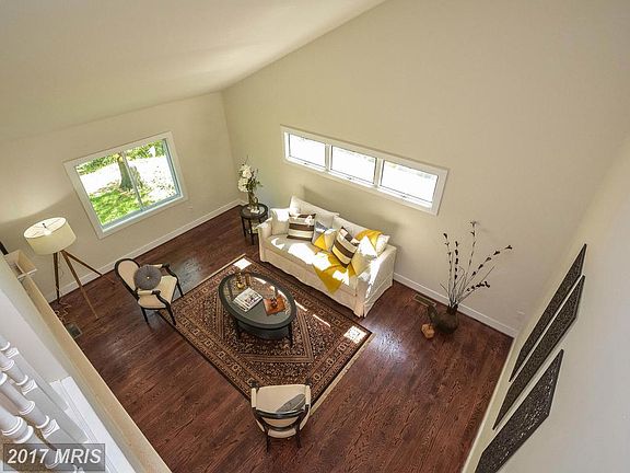 2nd image of 1318 Redwood Ave