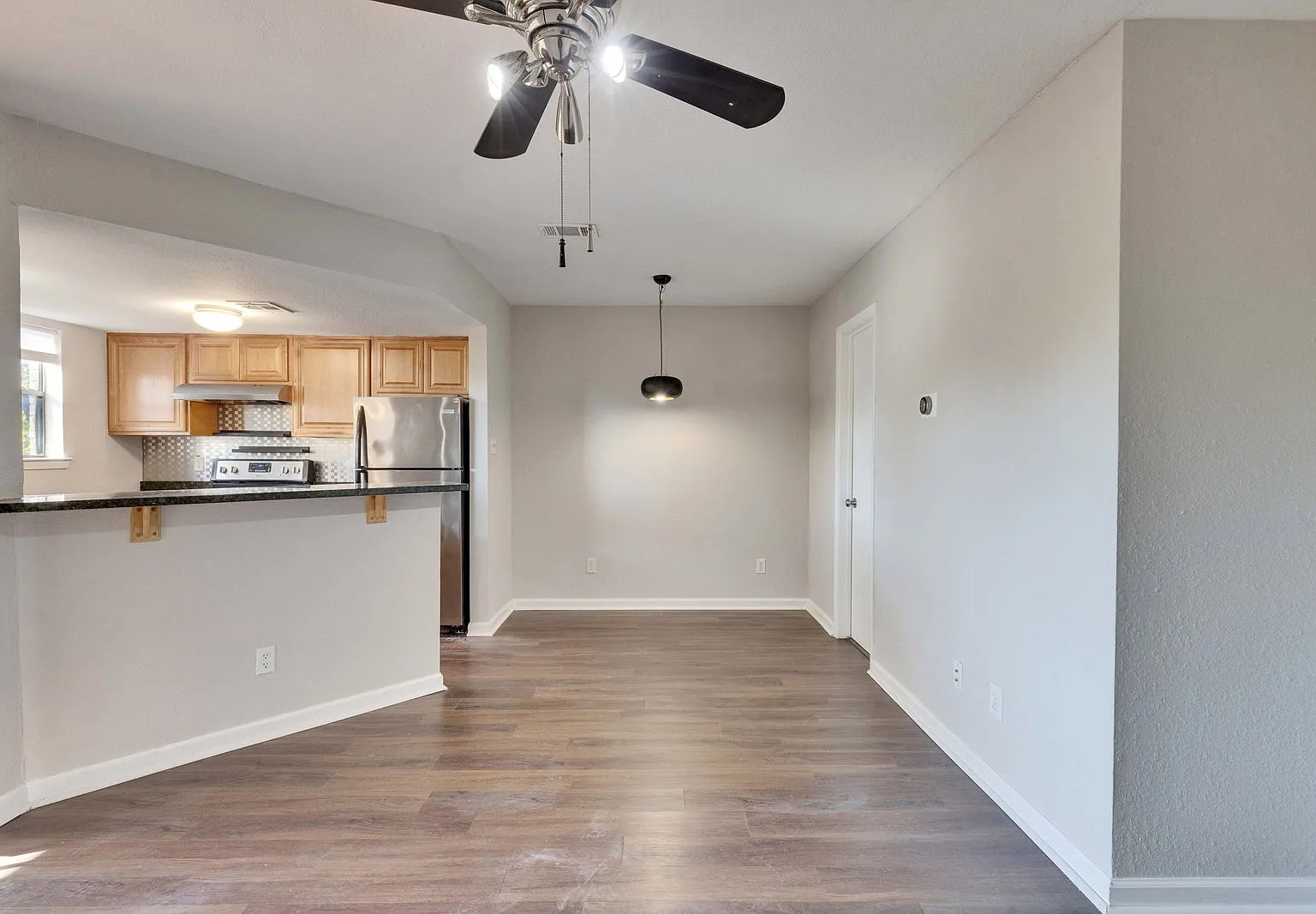 1 bed, 1.0 bath, 499 sqft, $850 — Photo 4
