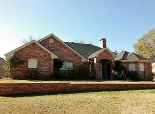 126 Fairway Dr E, Lindale, TX 75771
