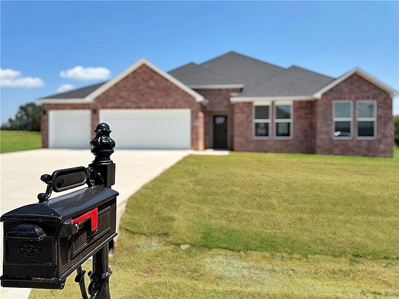 2nd image of 3009 Hattie Ln