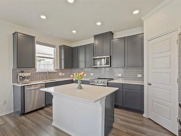 14500 Jackson Browning Ln — Photo 7