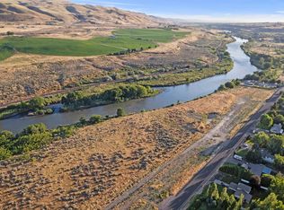 17165 W Old Inland Empire Hwy, Benton City, WA 99320