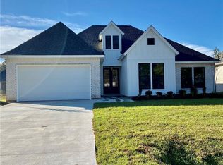 3020 Rock Dove Dr, Madisonville, LA 70447