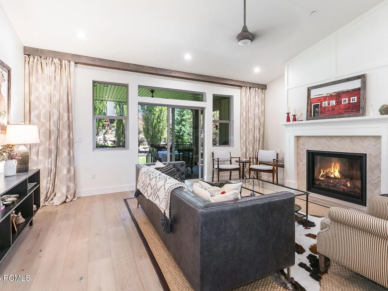 5 bed, 4.5 bath, 4400 sqft, $6,000 — Photo 4