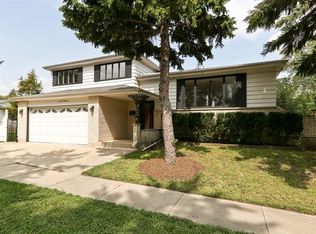 216 N Wisconsin Ave, Villa Park, IL 60181