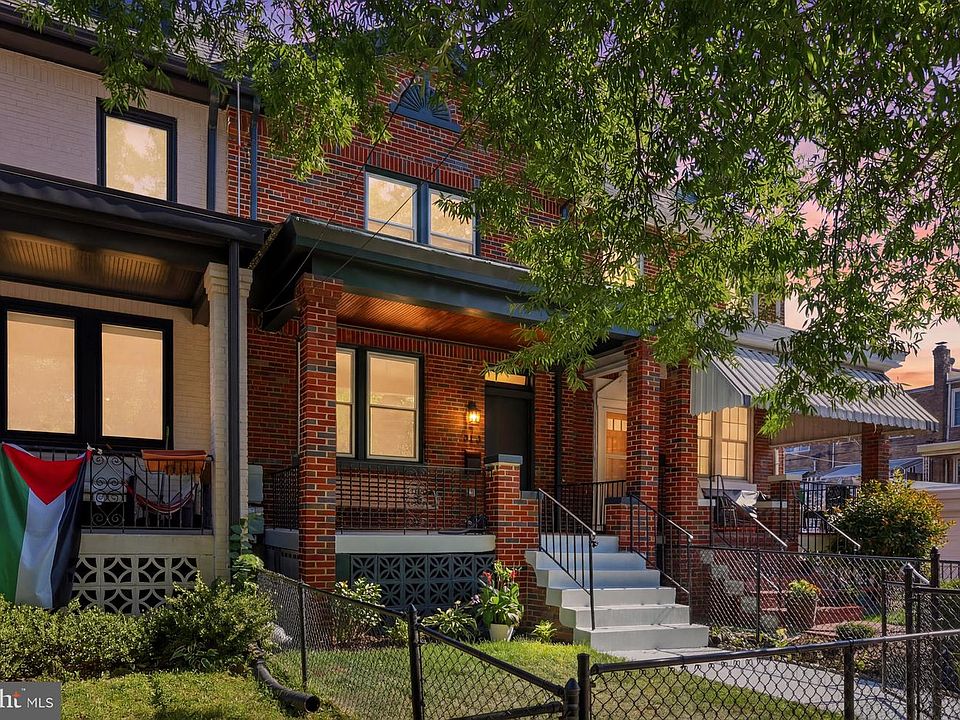 1st image of 413 Hamilton St NW