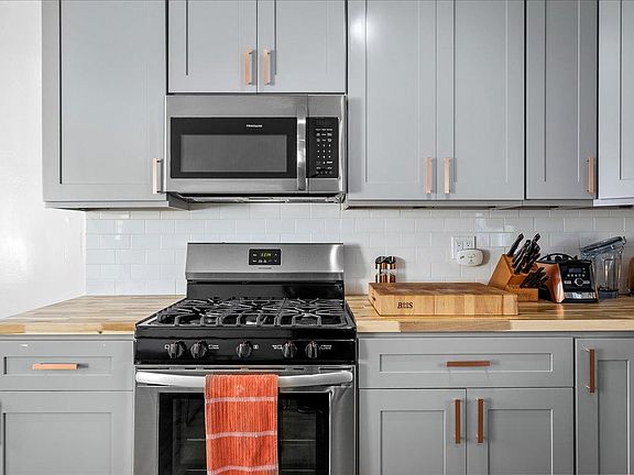 4th image of 3617 W 111th St #1