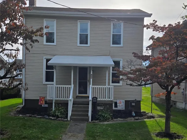 423 W 1st Ave, Derry, PA 15627