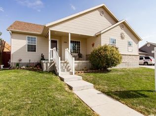 1395 E Raptor Rd, Eagle Mountain, UT 84005