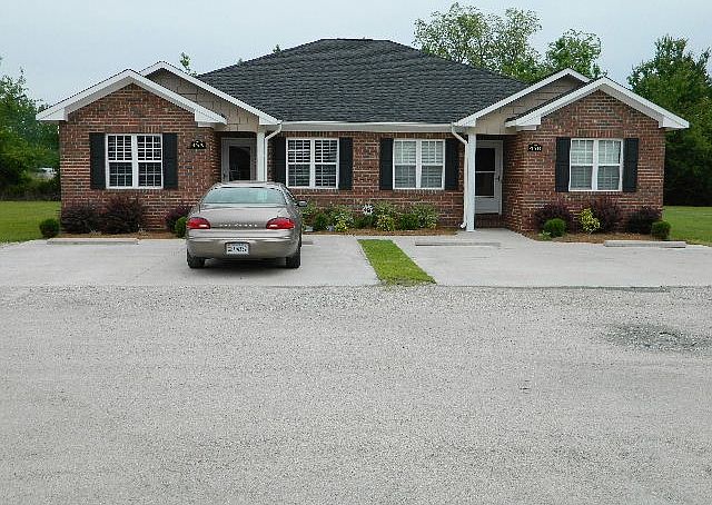 1st image of 45 Huron Dr #B