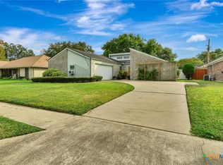 607 Bedivere Dr, Victoria, TX 77904