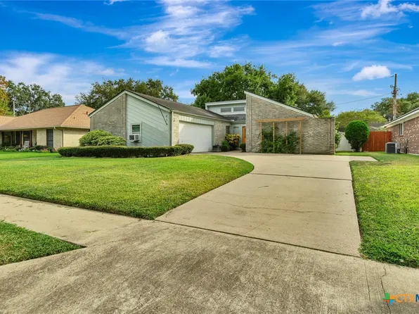 607 Bedivere Dr, Victoria, TX 77904
