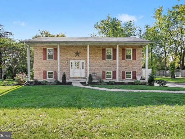 103 Country Club Rd, Carlisle, PA 17015
