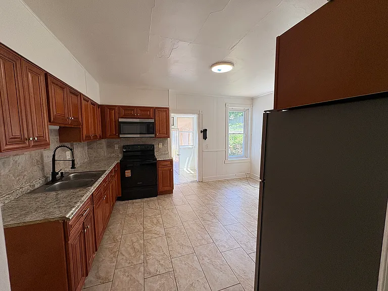137 Woodland Ave — Photo 7