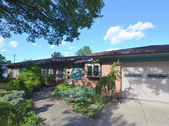 4th image of 3116 Esther Dr