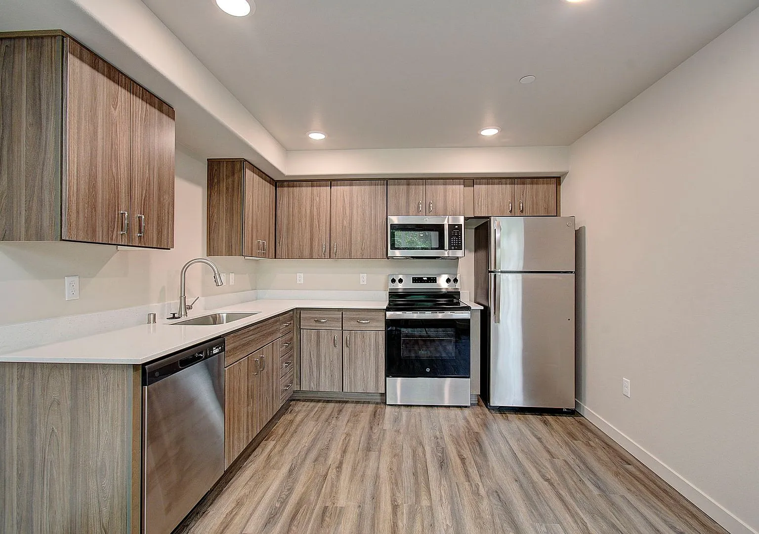 Great Experiences Happen @ The 404 on 117th! — Photo 1
