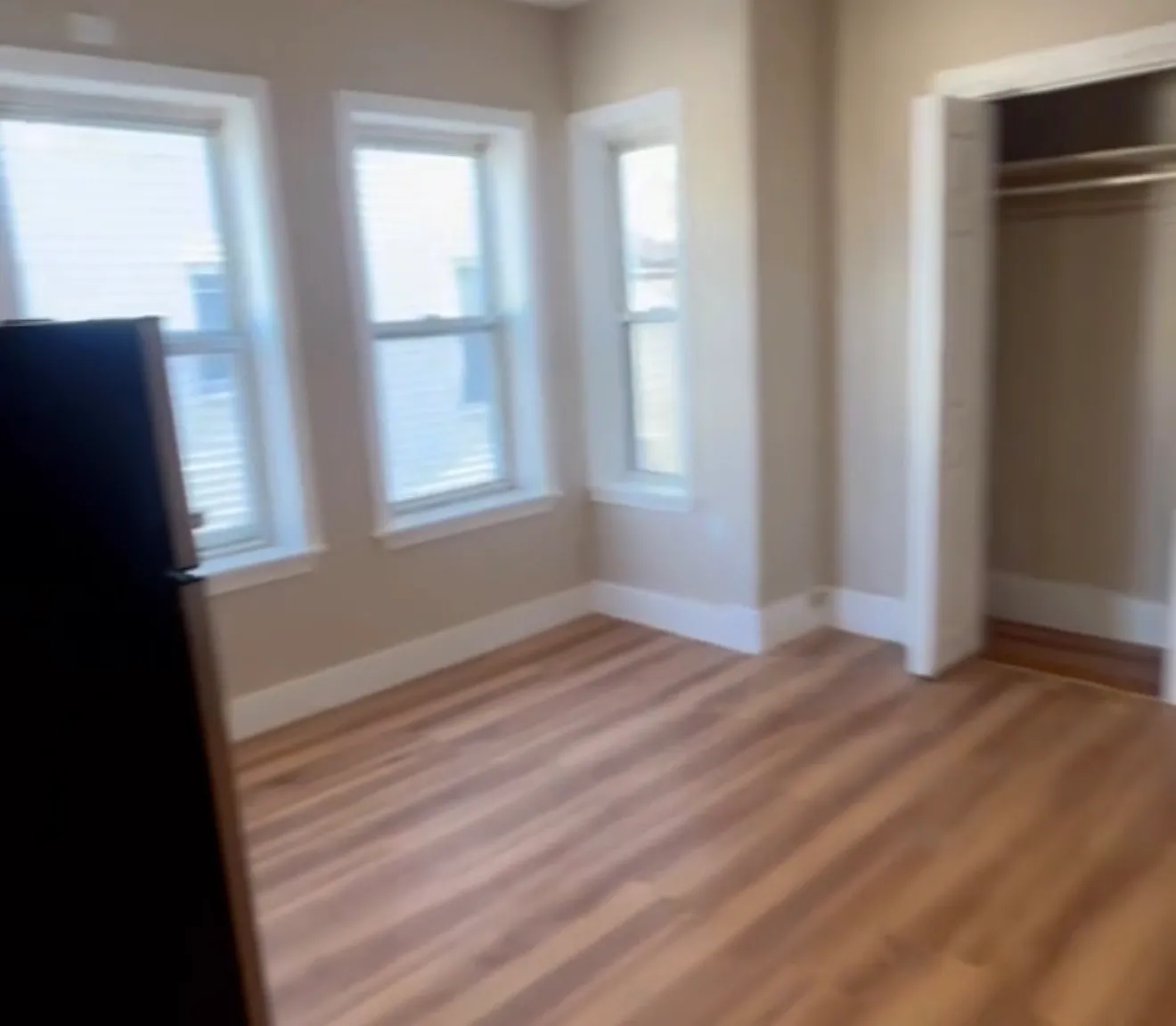 3 bed, 1100 sqft, $3,000 — Photo 2
