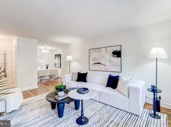 4704 30th St S APT A2, Arlington, VA 22206