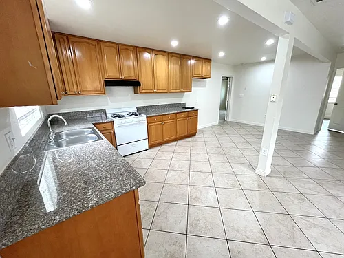 1656 Bryn Mawr Ct Photo 1