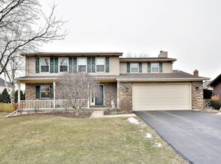 11S048 West St, Naperville, IL 60565