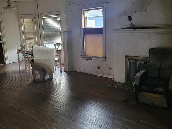 3rd image of 432 HEARNE
