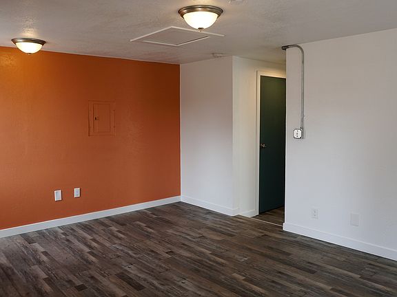 2nd image of 710 Pacific Ave N #4