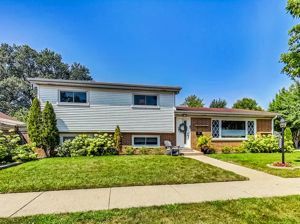 10060 Lavergne Ave, Skokie, IL 60077