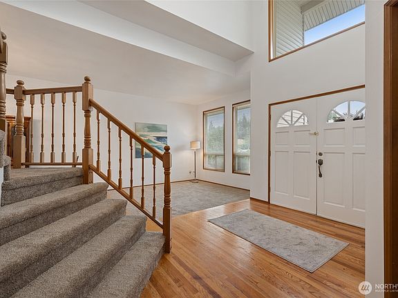 5th image of 1447 33rd Street SE