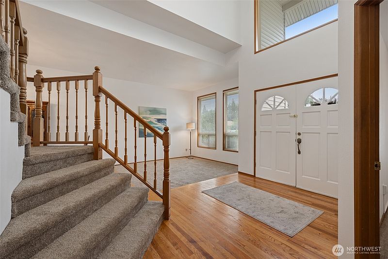 5th image of 1447 33rd Street SE