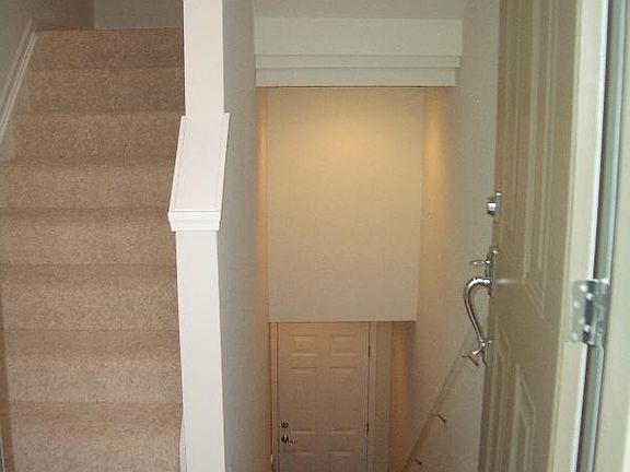 3rd image of 28027 Hopkins Dr #1