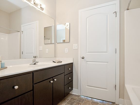 5th image of 853 Seigle Point Dr