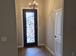 2208 Briggs Ave, Clovis, NM 88101
