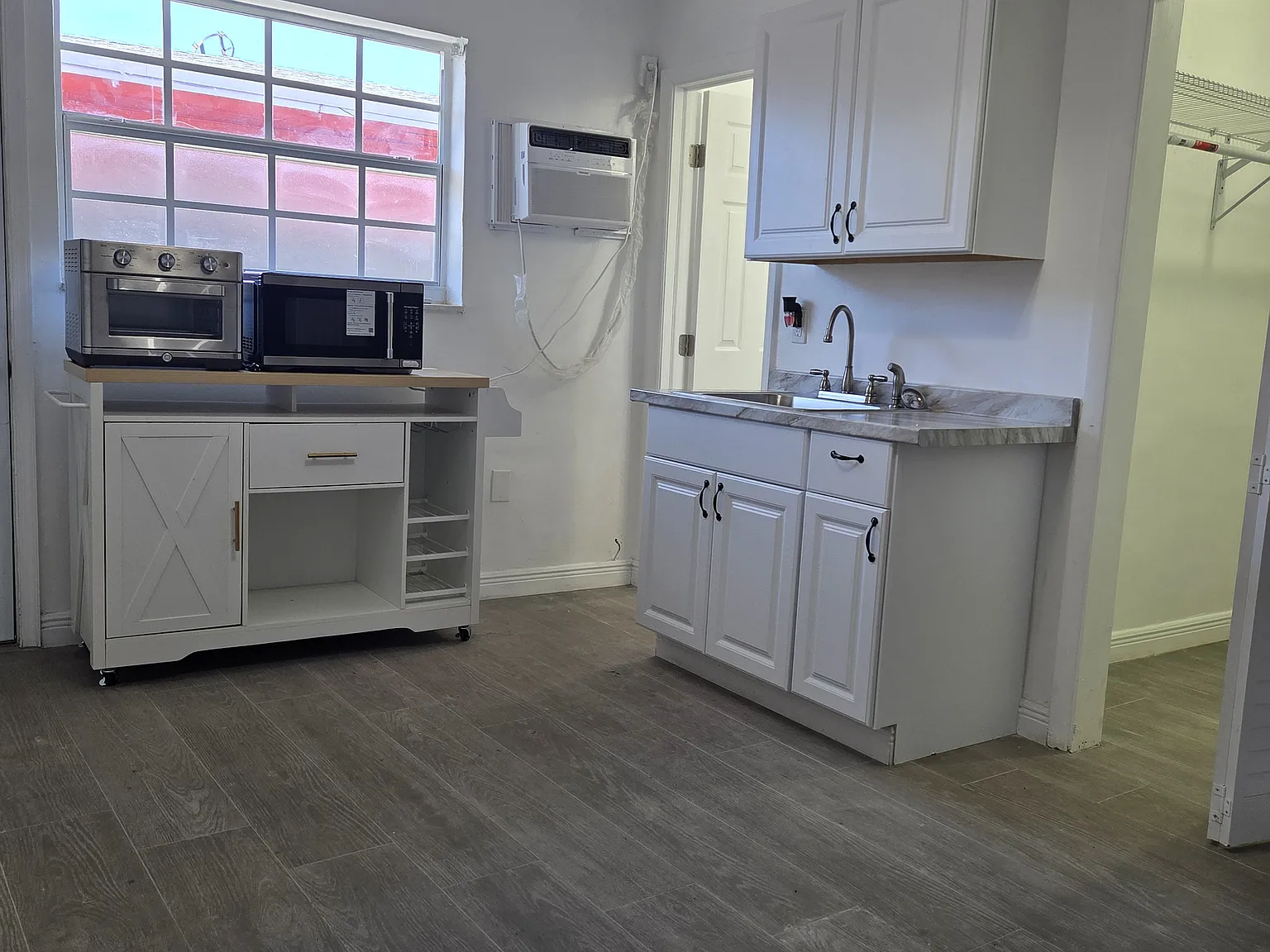 E 40th St, Hialeah — Photo 3