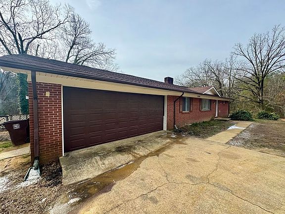 3rd image of 2021 Green Tee Rd