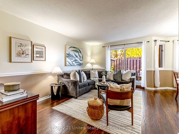 4th image of 36 Champlain Cres #15