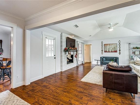 3rd image of 1613 Idyllwild Ct