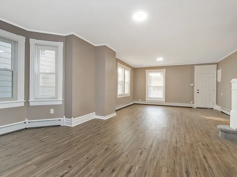 439 W Church St — Photo 12