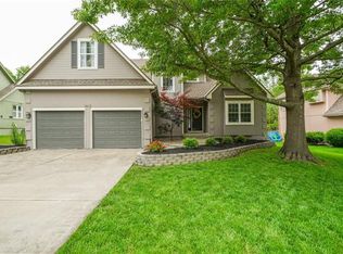 1012 SE Bordner Dr, Lees Summit, MO 64081